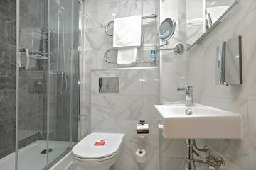 Фото номера Стандартный двухместный номер с двуспальной кроватью Отель Снежная Сова г. Красноярск 6